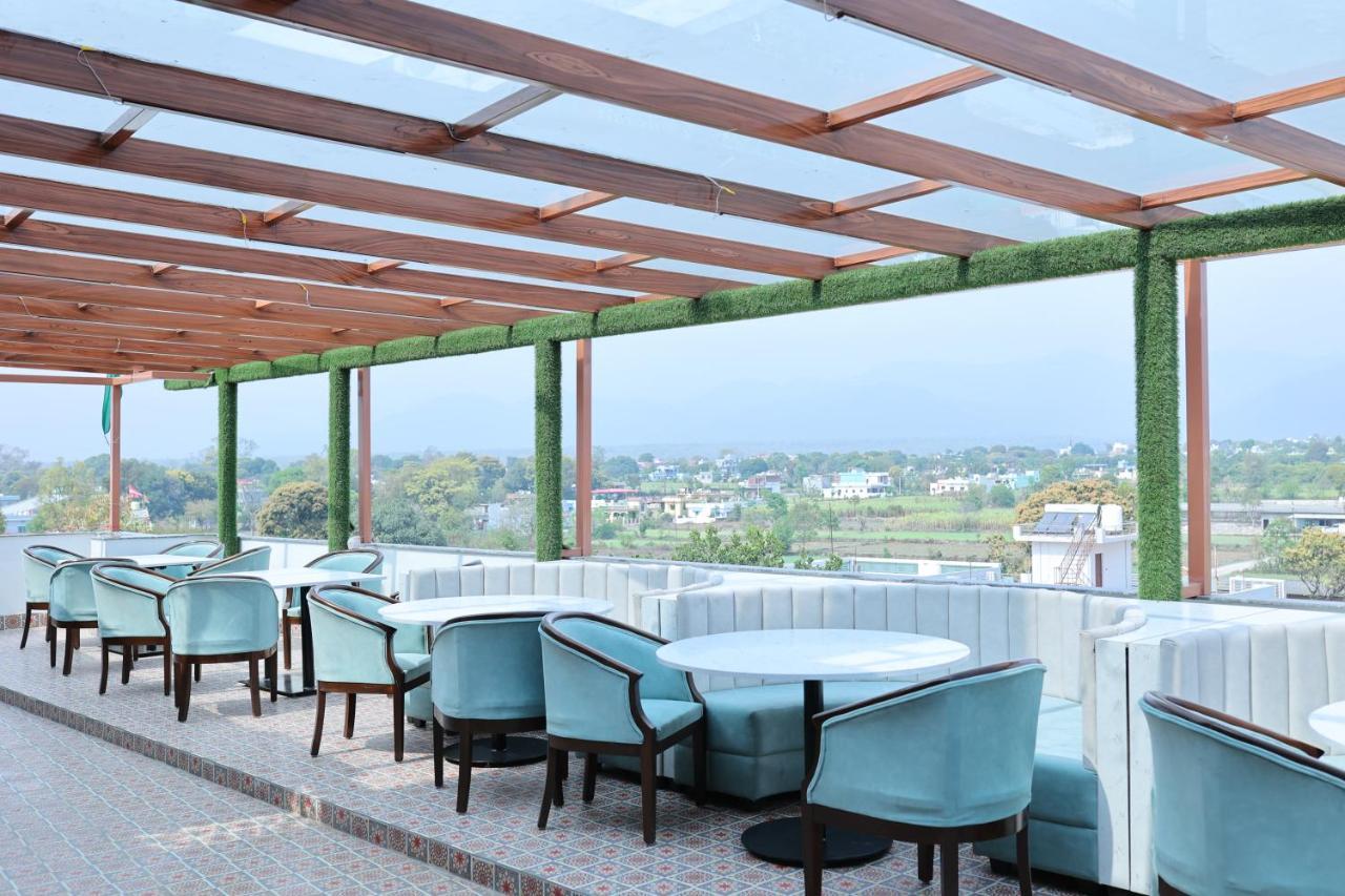Hotel 7 Heaven Dehradun Bagian luar foto
