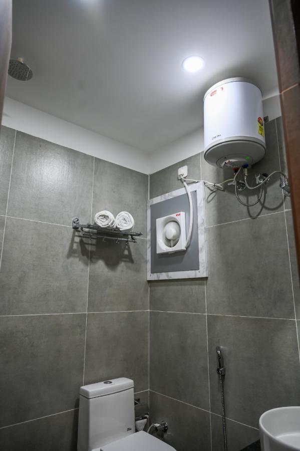 Hotel 7 Heaven Dehradun Bagian luar foto