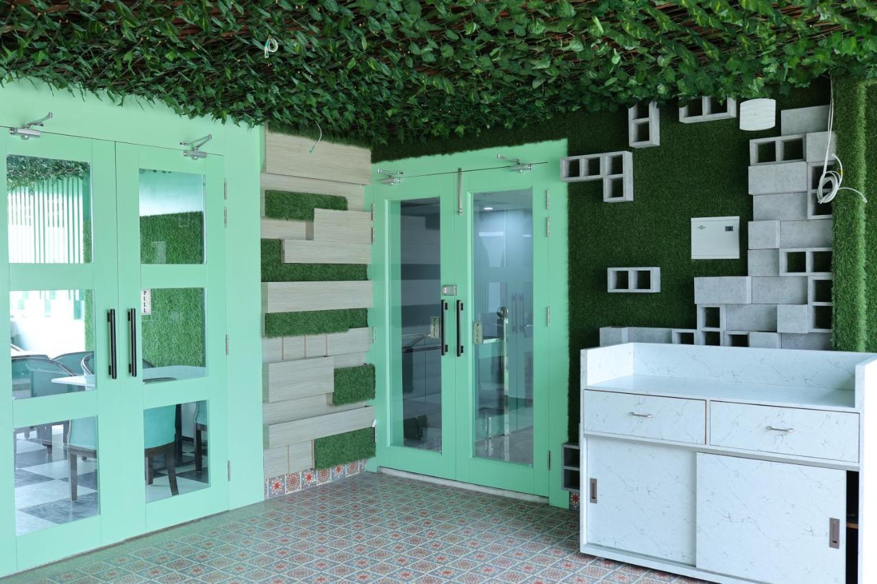 Hotel 7 Heaven Dehradun Bagian luar foto